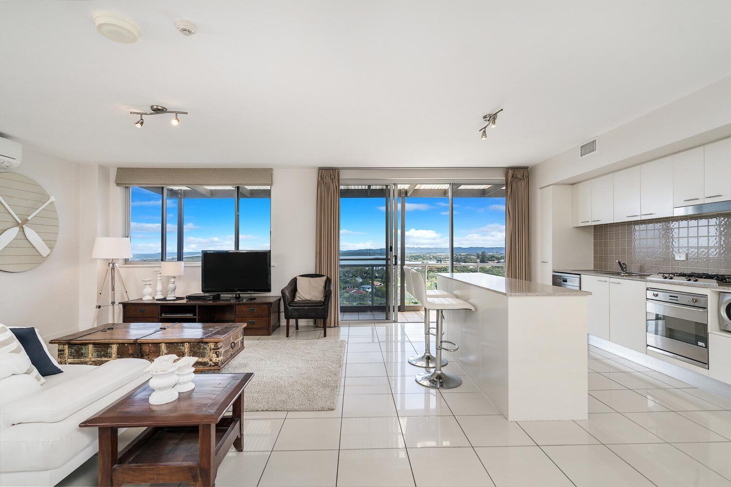 Grandview-Ballina-Accommodation-3-Penthouse-Bedroom