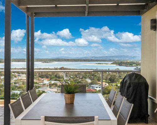 Grandview-Ballina-Accommodation-3-Penthouse-Bedroom (8)